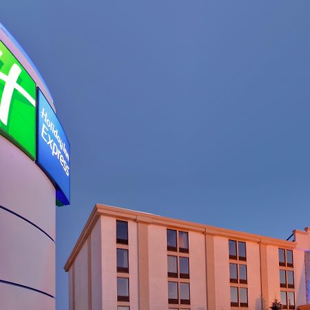 Holiday Inn Express Flint-Campus Area By Ihg Esterno foto