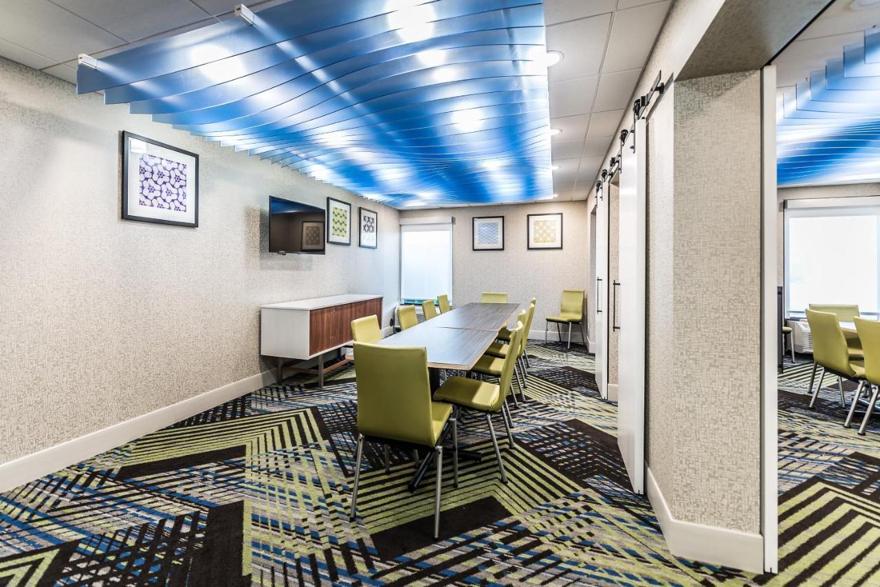 Holiday Inn Express Flint-Campus Area By Ihg Esterno foto