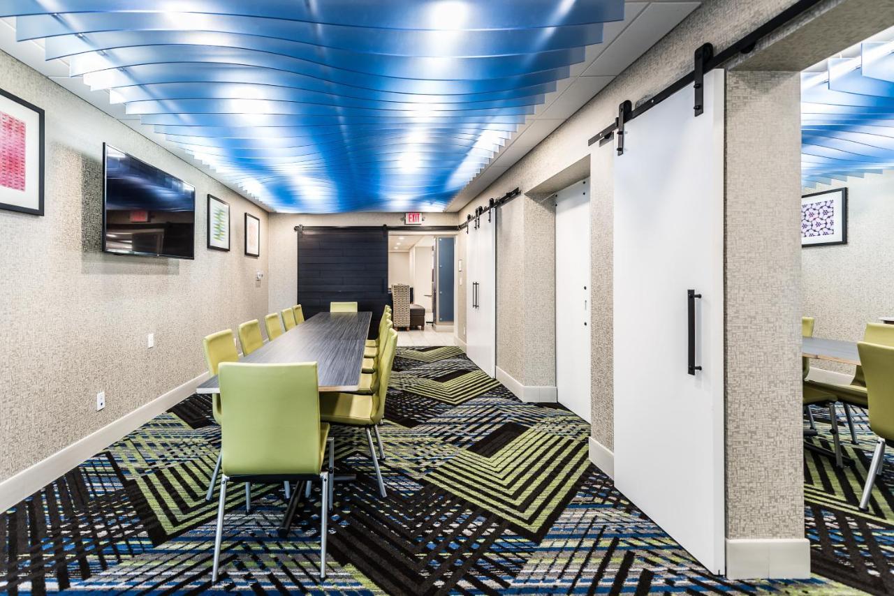 Holiday Inn Express Flint-Campus Area By Ihg Esterno foto