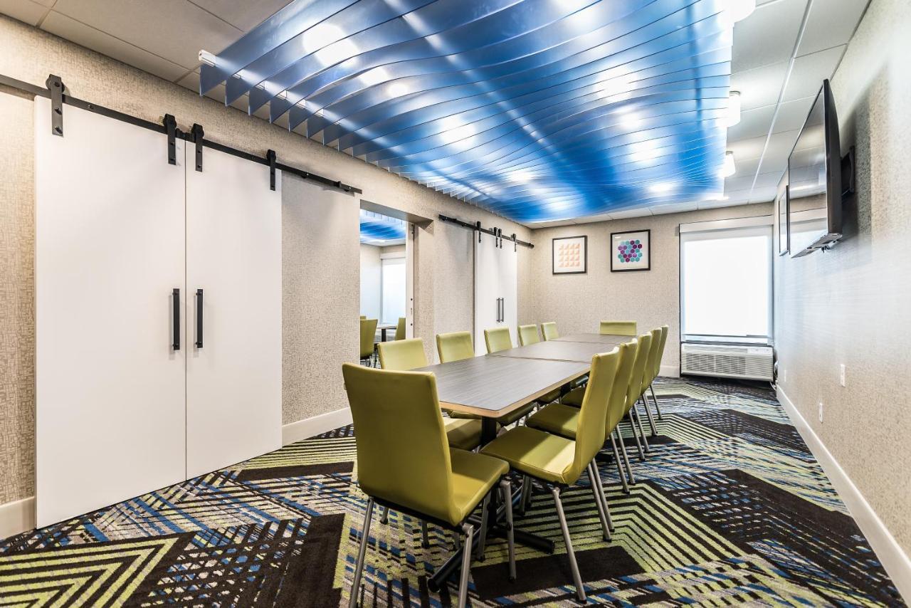 Holiday Inn Express Flint-Campus Area By Ihg Esterno foto