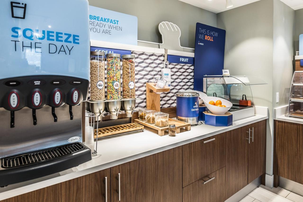 Holiday Inn Express Flint-Campus Area By Ihg Esterno foto