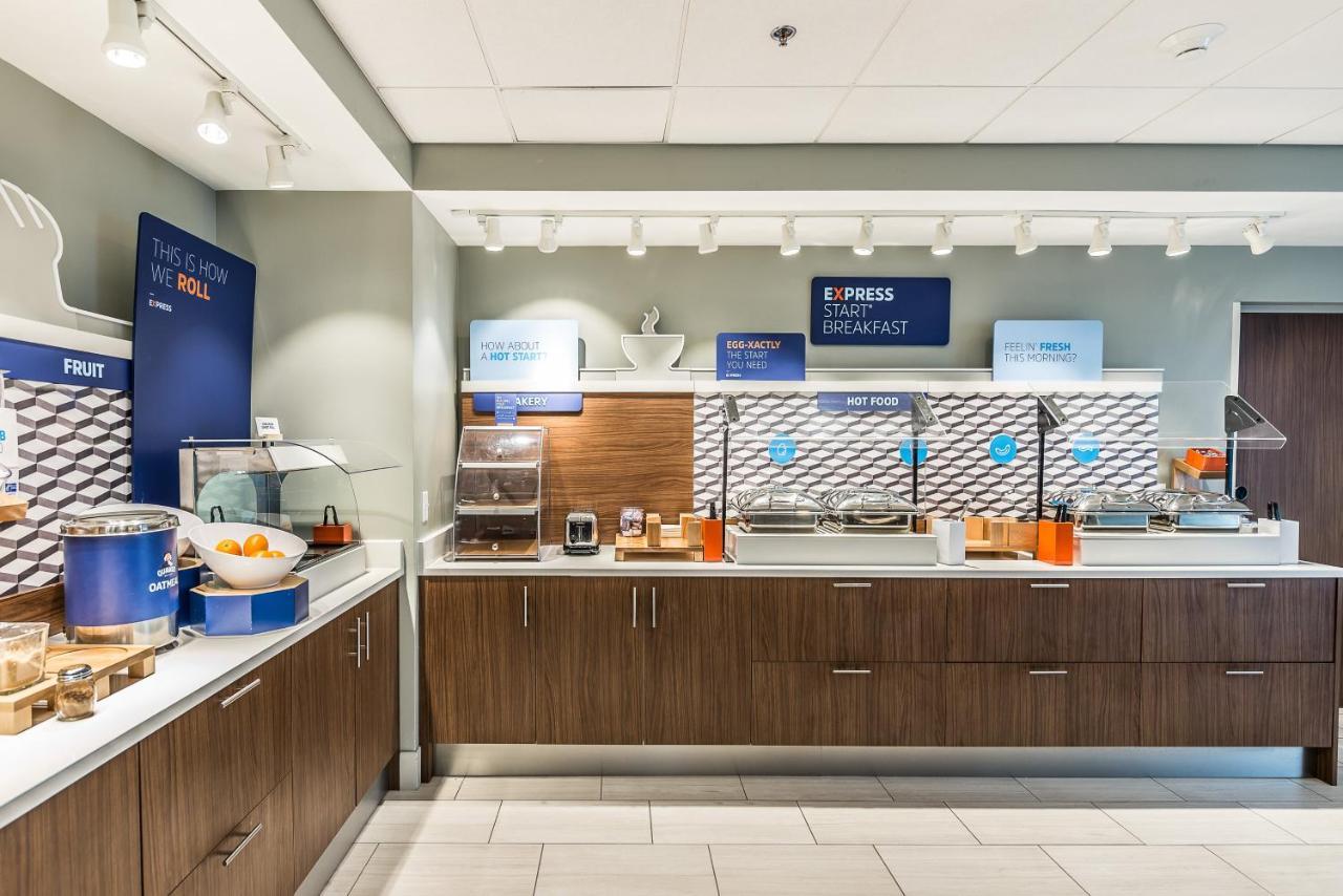 Holiday Inn Express Flint-Campus Area By Ihg Esterno foto