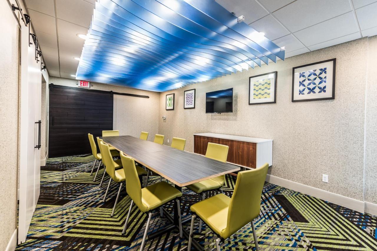 Holiday Inn Express Flint-Campus Area By Ihg Esterno foto